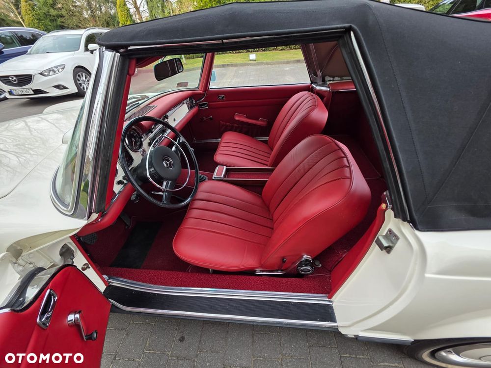 Mercedes-Benz SL - 21