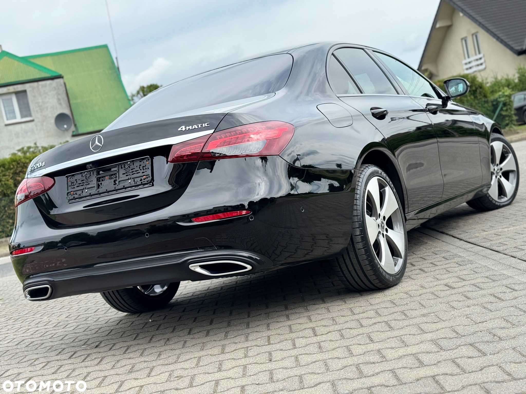 Mercedes-Benz Klasa E 220 d 4Matic T 9G-TRONIC Avantgarde - 18
