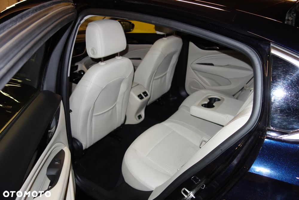 Opel Insignia 1.5 T Innovation S&S - 10