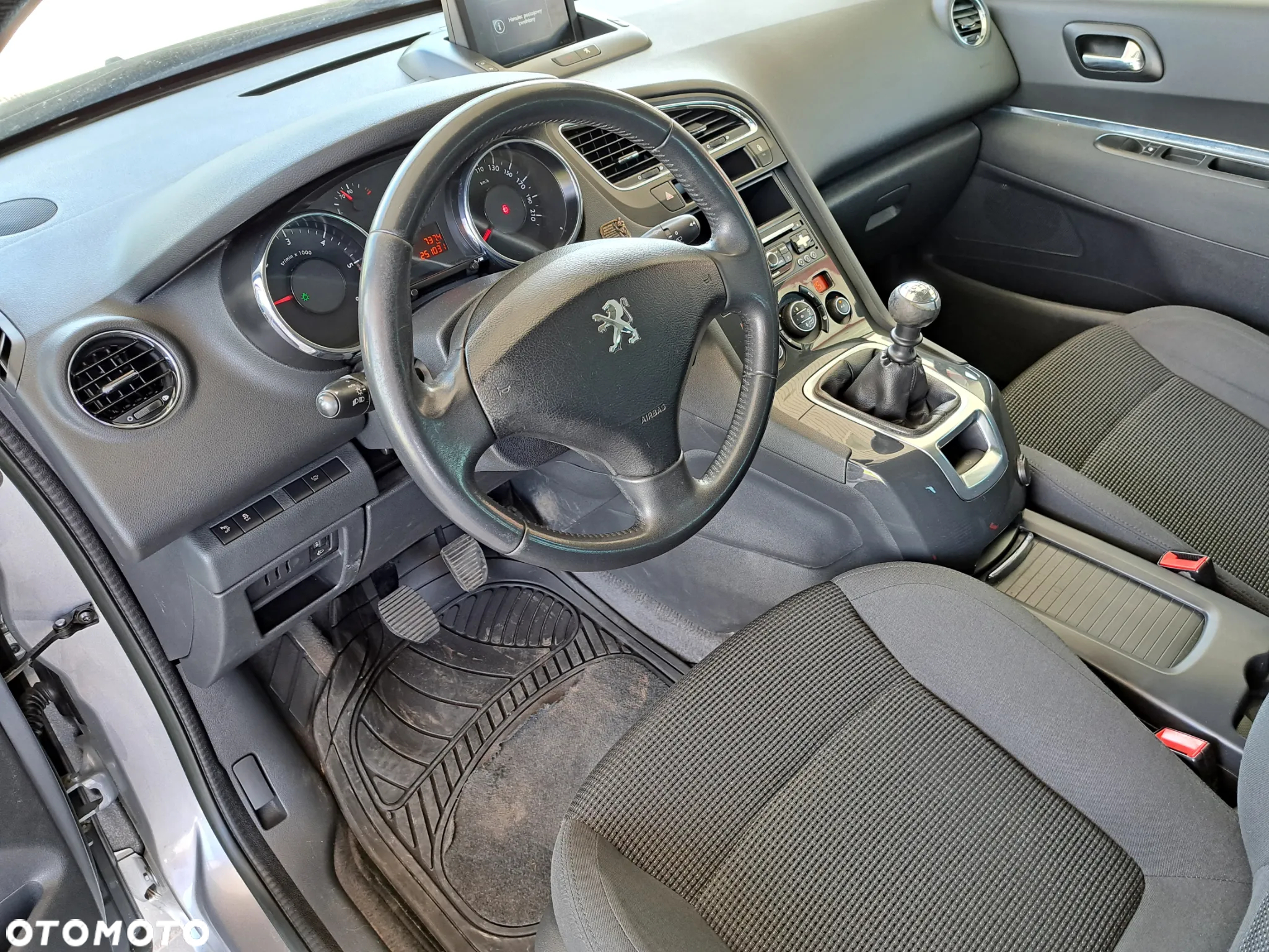 Peugeot 5008 - 15