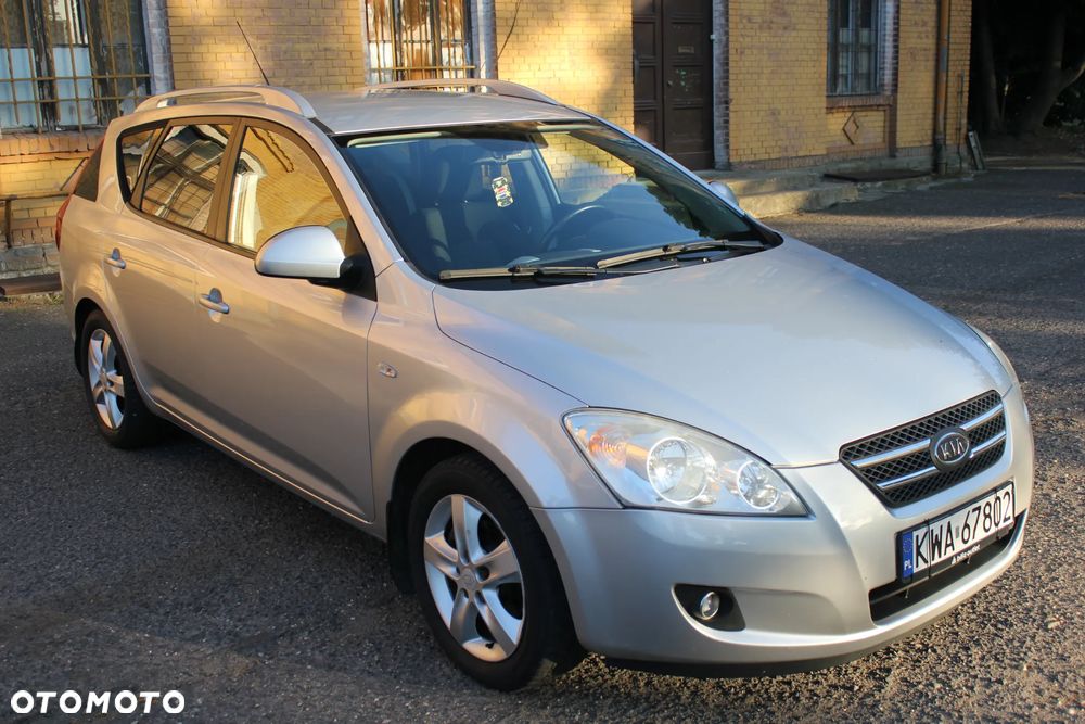Kia Ceed - 12