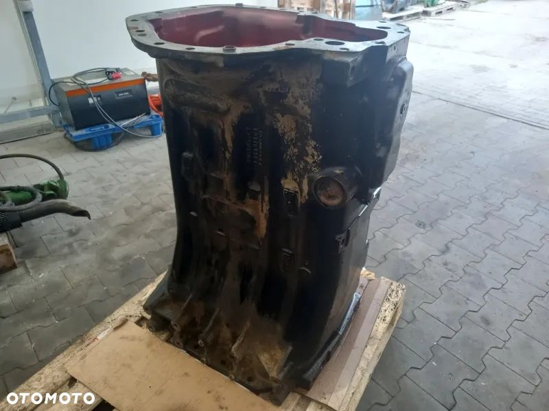 Obudowa skrzyni biegów 1341054C7 Case 5130 - 1