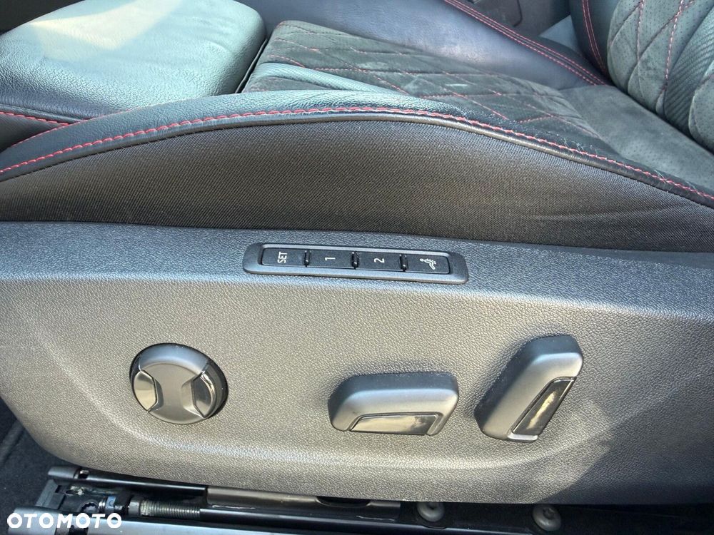 Skoda Octavia 2.0 TDI RS DSG - 12