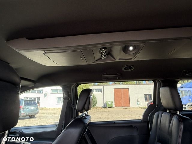 Dodge Grand Caravan - 23