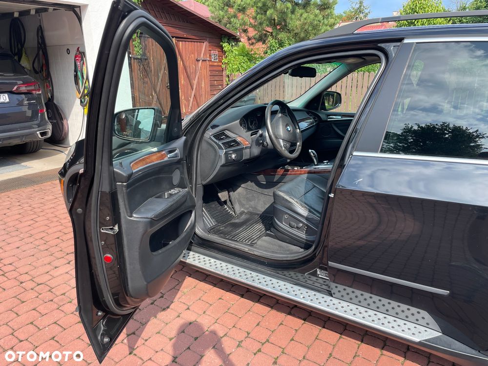 BMW X5 4.8i xDrive - 8