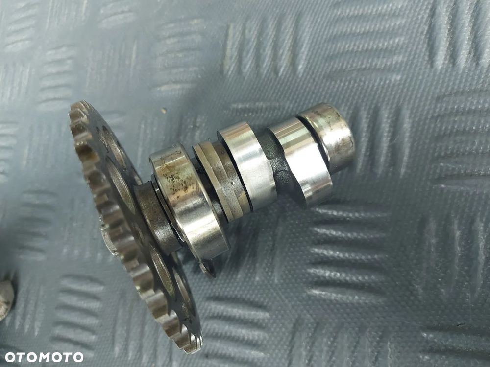 KTM LC4 640 620 400 WAŁEK ROZRZĄDU DŹWIGIENKI POKRYWA ZAWOROWA DŹWIGIENKA POPYCHACZ KONIK WAŁ - 13