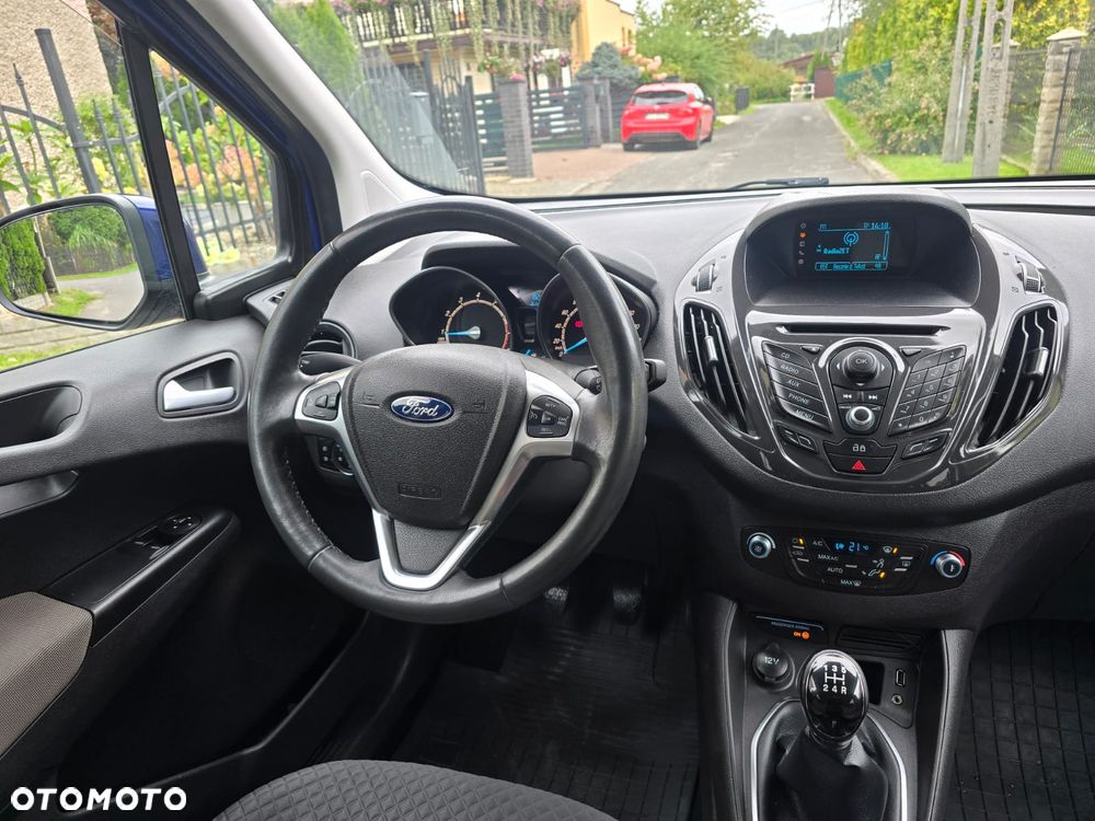 Ford Tourneo Courier 1.0 EcoBoost Titanium - 25