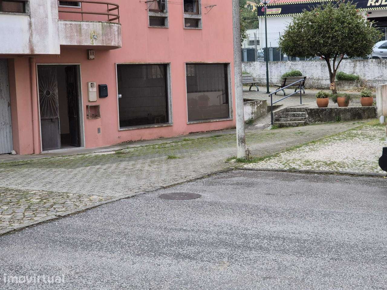 Loja a 5 minutos da Venda do Pinheiro e da entrada na A.E - Grande imagem: 2/11