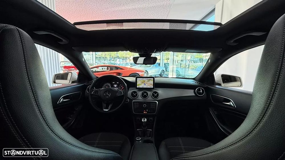 Mercedes-Benz CLA 200 d Shooting Brake AMG Line - 19