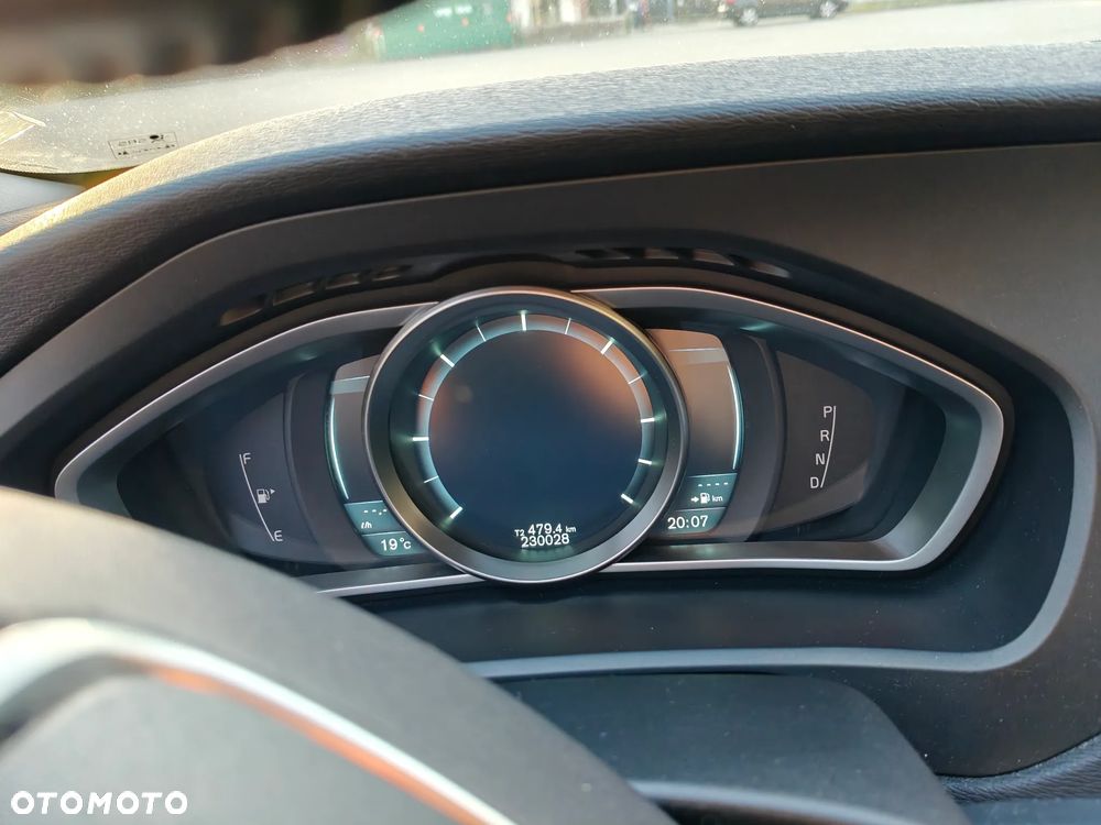 Volvo V40 D2 Momentum - 24