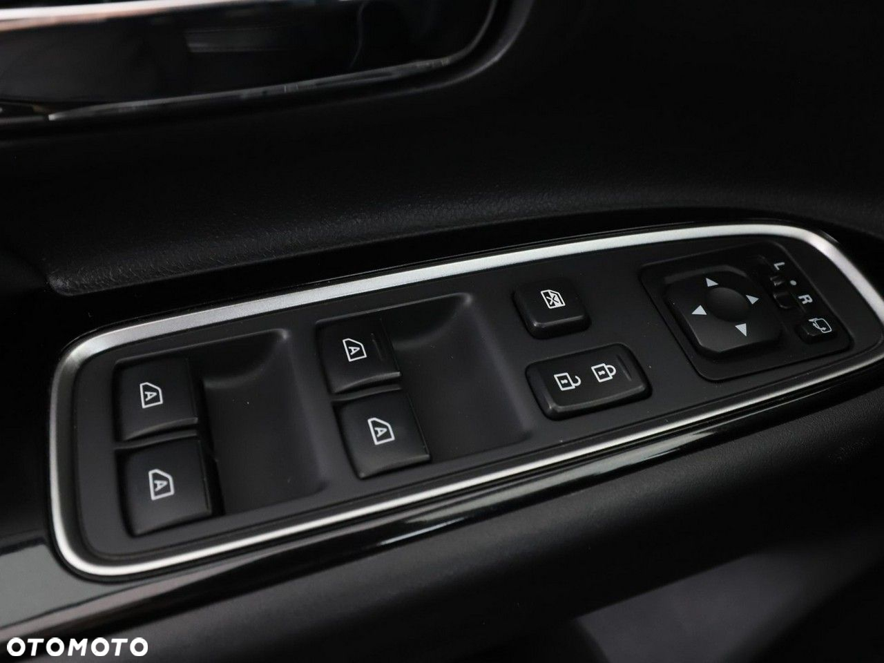Mitsubishi Outlander 2.4 4WD Plug-In Hybrid - 37