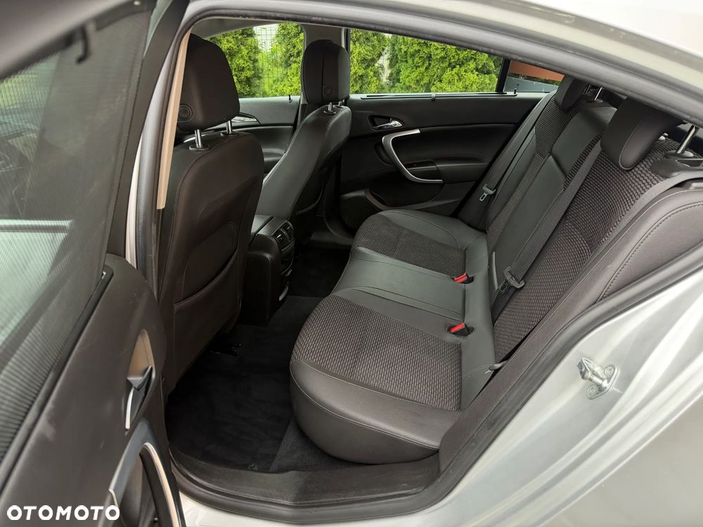 Opel Insignia 1.4 T Cosmo S&S - 23