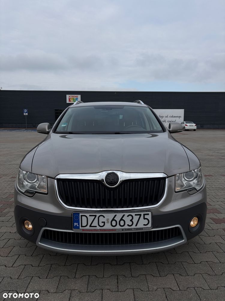 Skoda Superb 2.0 TDI L&K - 2