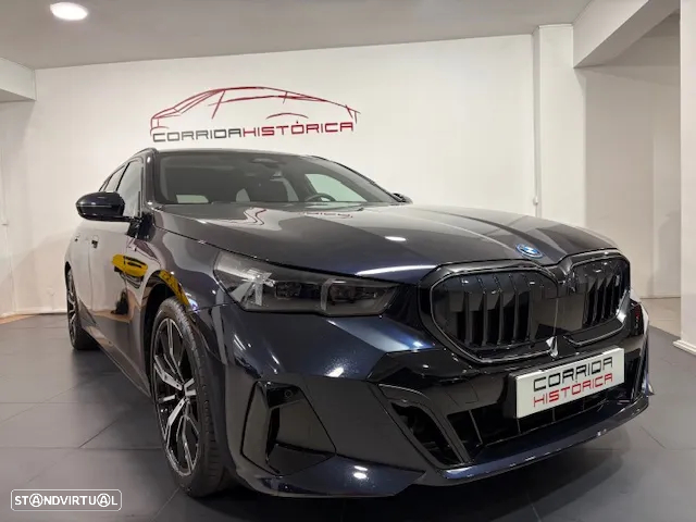 BMW i5 Touring eDrive40 Pack Desportivo M - 23