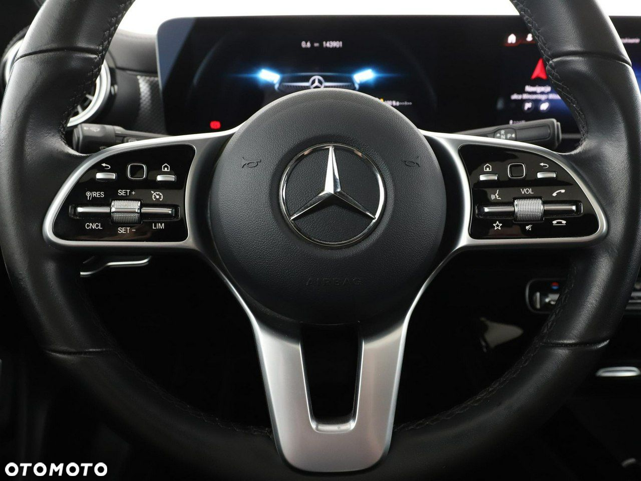 Mercedes-Benz CLA 250 E Progressive 8G-DCT - 21