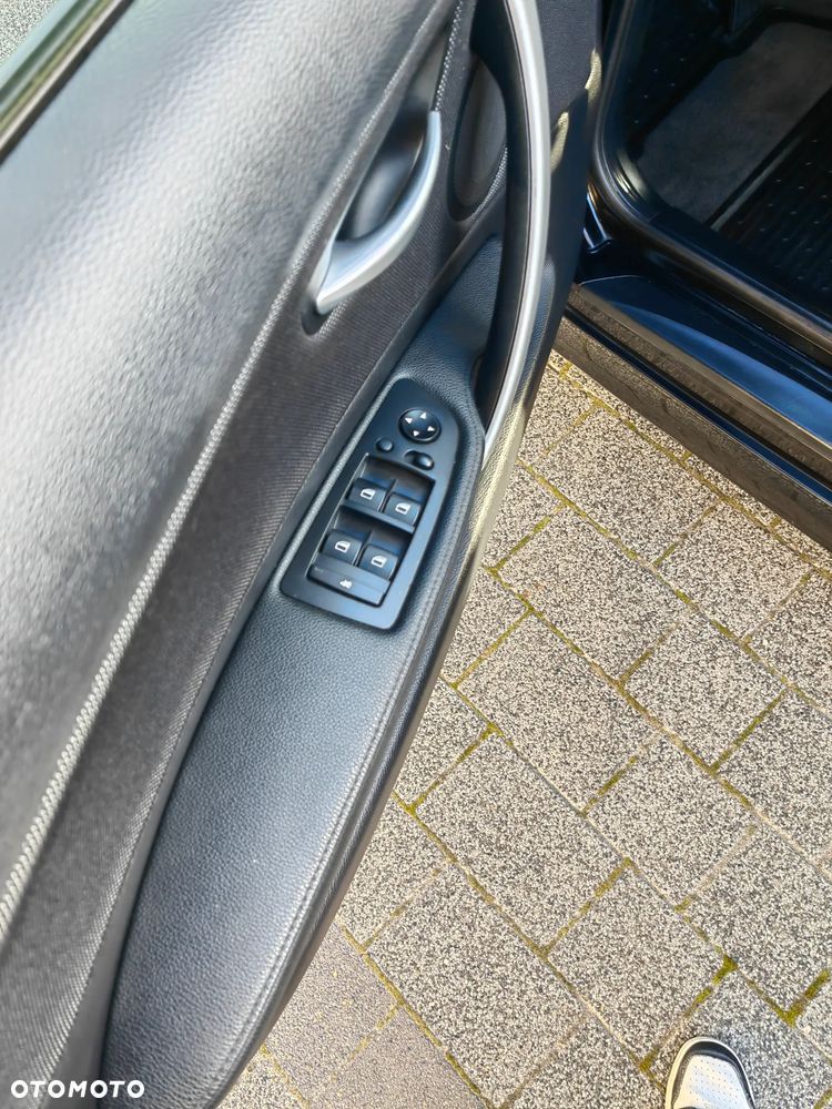 BMW Seria 1 118i - 11
