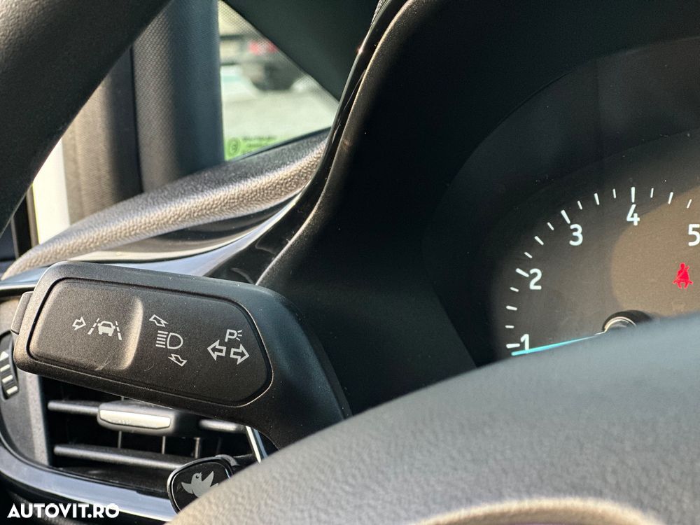 Ford Fiesta 1.1 Trend Connected - 28