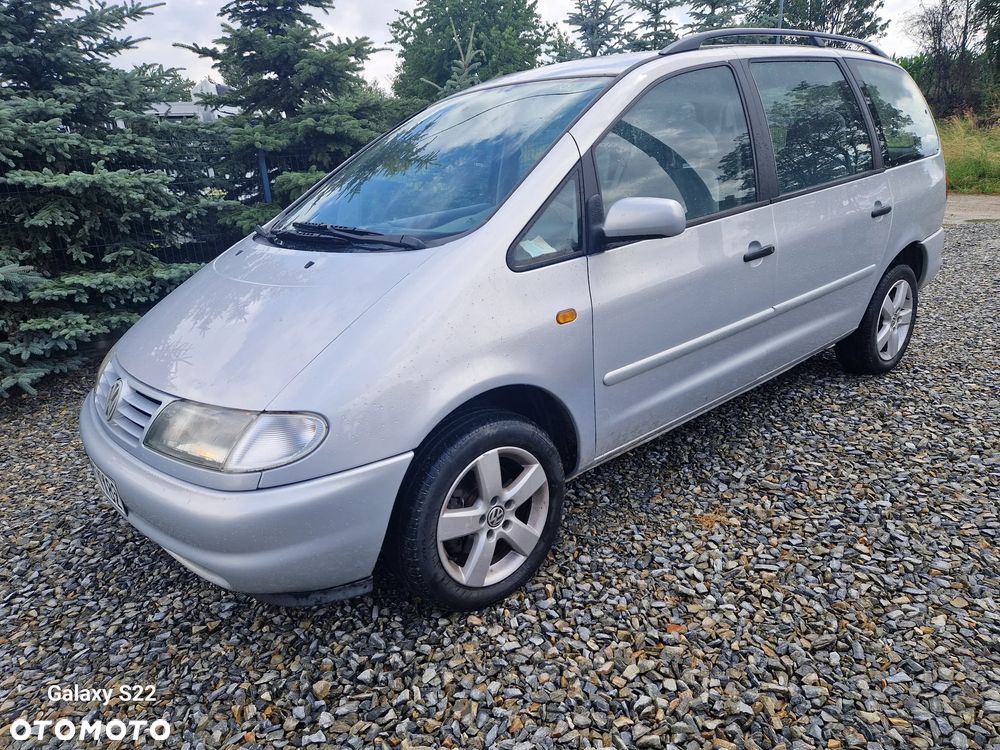 Volkswagen Sharan 1.9 TDI Comfortline - 2
