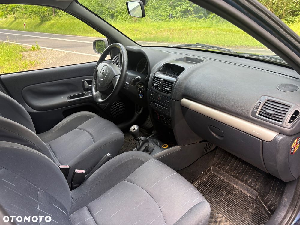 Renault Clio - 7