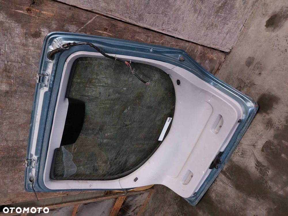 ZDERZAK TYŁ + LAMPY NISSAN PRIMERA P12 LIFTBACK - 19