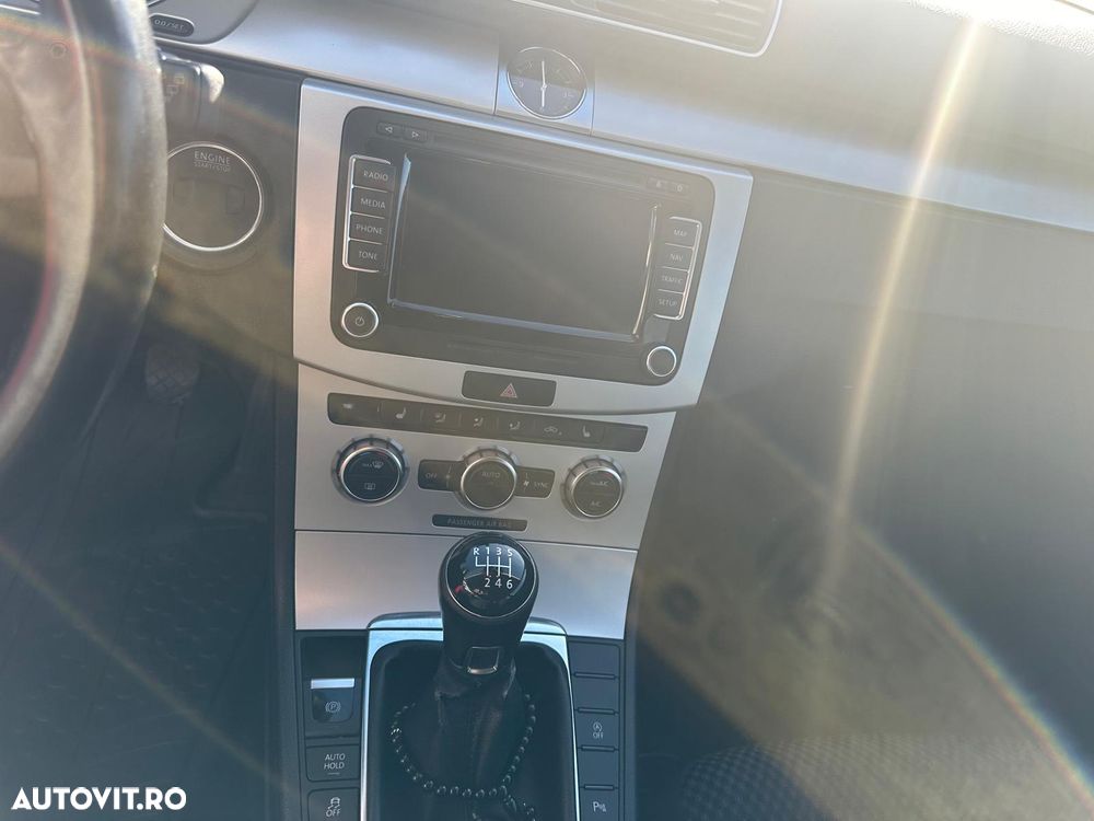 Volkswagen Passat 1.6 TDI BlueMotion Technology Comfortline - 6