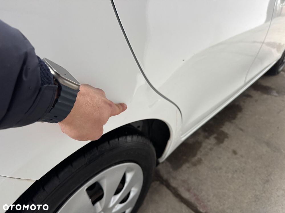 Toyota Yaris Hybrid 100 Premium - 30