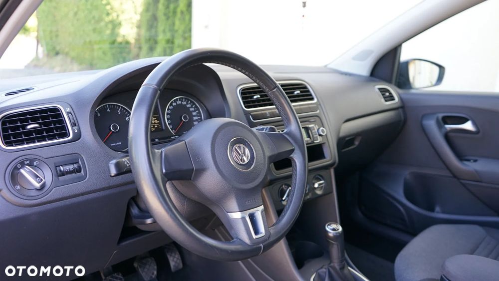 Volkswagen Polo 1.4 16V Comfortline - 28