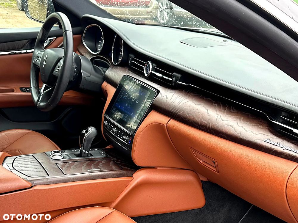 Maserati Quattroporte S - 14