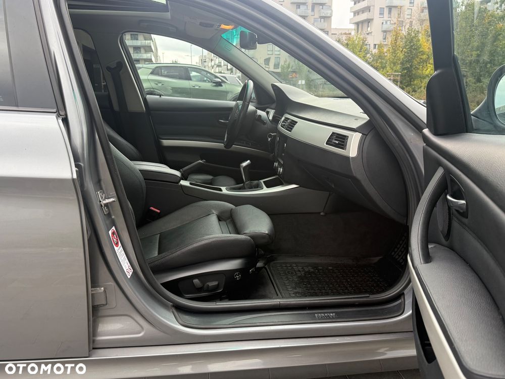 BMW Seria 3 320d - 15