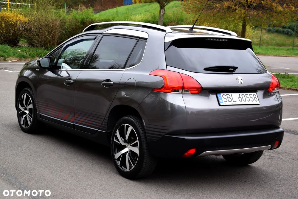 Peugeot 2008 1.2 Pure Tech Allure S&S - 10