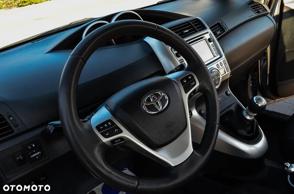 Toyota Verso 1.6 Premium 7os - 34