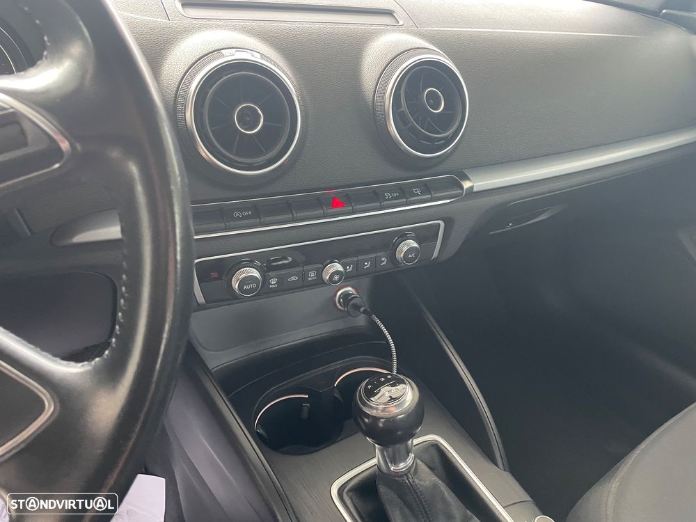 Audi A3 Cabrio 1.6 TDi Attraction - 16