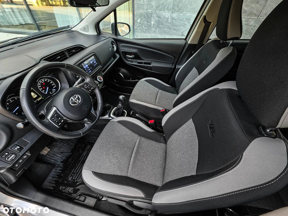 Toyota Yaris 1.5 Active - 12