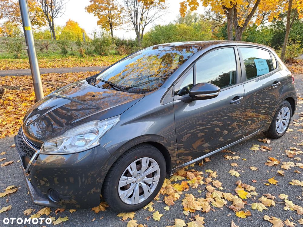 Peugeot 208 - 1