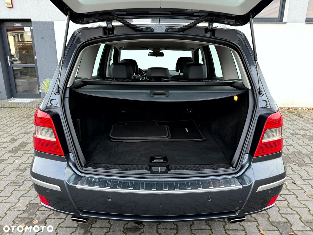 Mercedes-Benz GLK 350 CDI DPF 4Matic 7G-TRONIC SPORT EDITION - 27