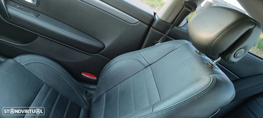 Renault Laguna Coupe 2.0 dCi Dynamique S 4Control - 3