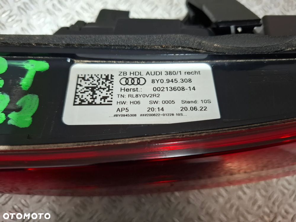 Lampa LED w klape prawy tył Audi A3 S3 R 2022 nr 8Y0945308 - 2