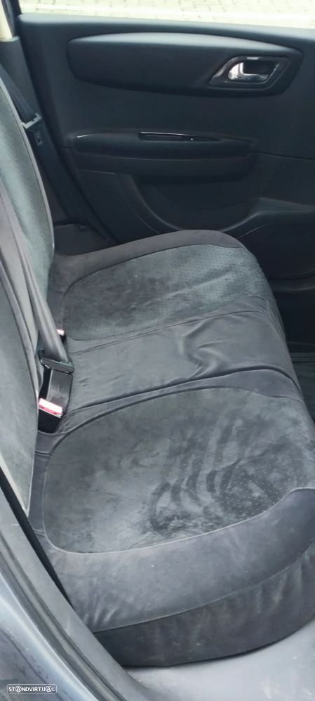 Citroën C4 1.6 HDi 110 Exclusive - 9