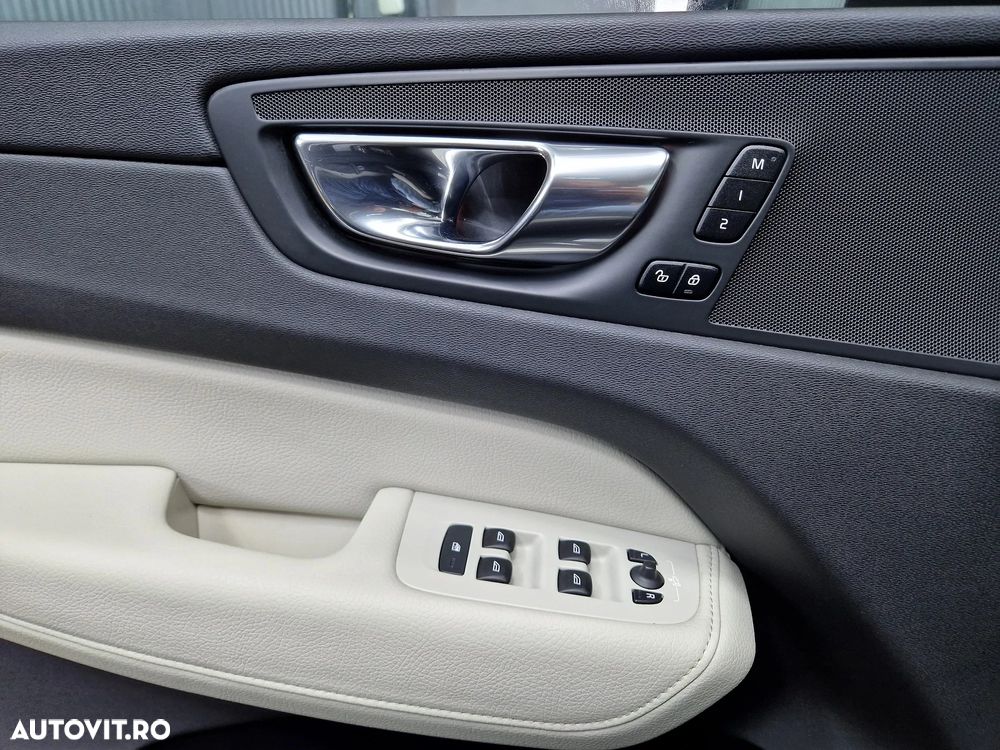 Volvo XC 60 B4 MHEV AWD Inscription - 16