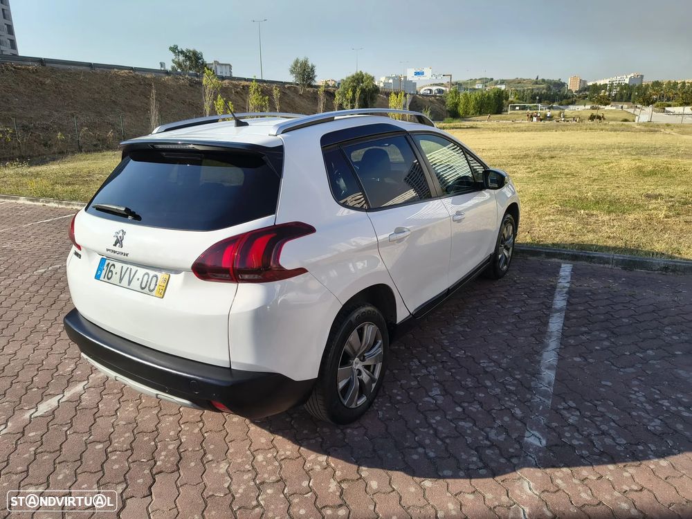 Peugeot 2008 1.2 PureTech Style - 3