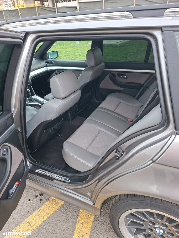 BMW Seria 5 520iA - 4