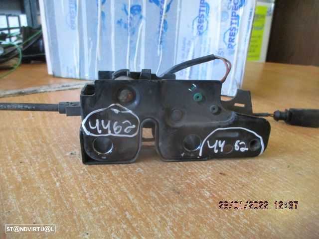 Fecho 1Z0823509E SKODA OCTAVIA 2010 CAPOT 2 PINOS - 1