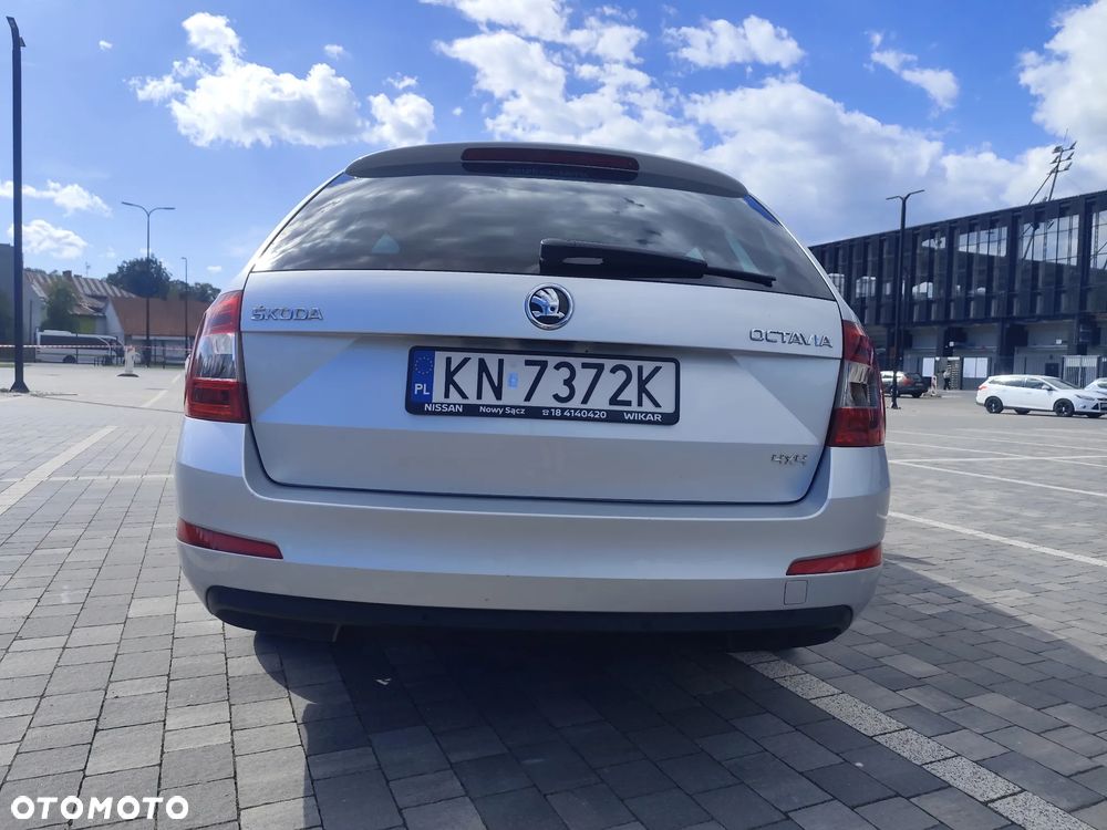 Skoda Octavia 2.0 TDI (Green tec) 4x4 DSG RS - 4
