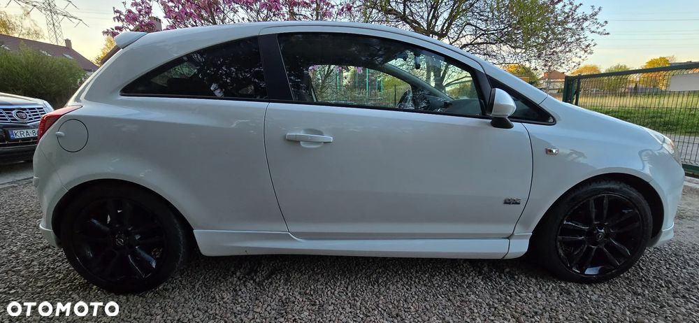 Opel Corsa 1.4 16V Color Edition - 4