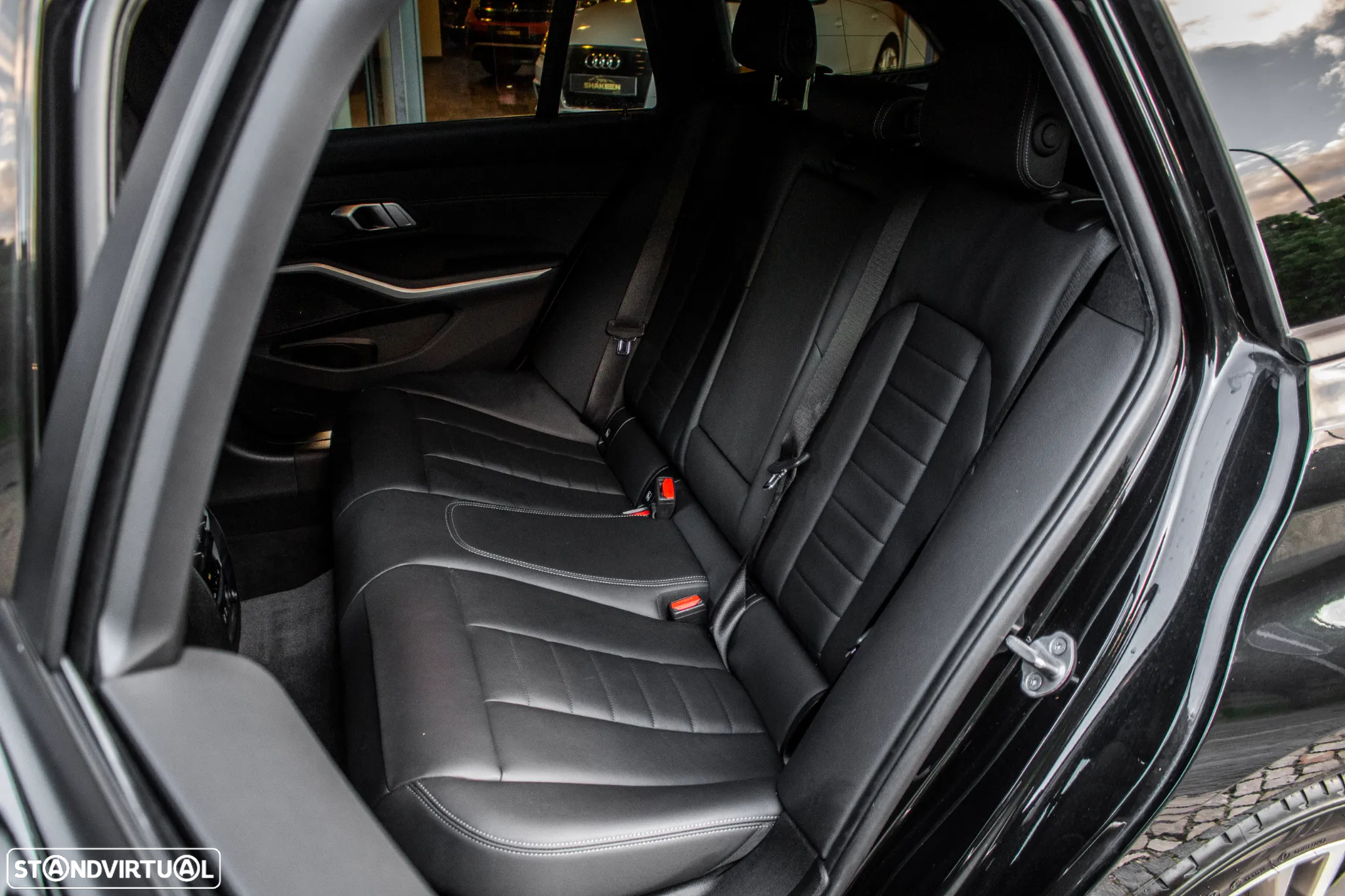 BMW 320 d Touring Aut. Luxury Line - 31