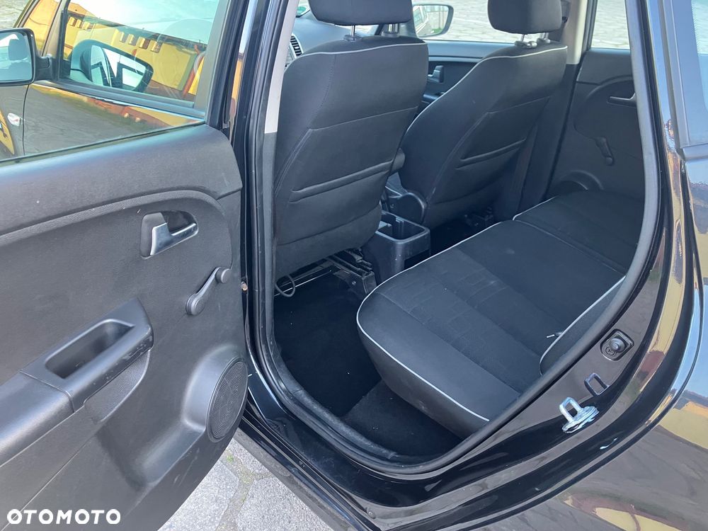 Kia Venga 1.4 CRDi 90 Edition 7 - 10