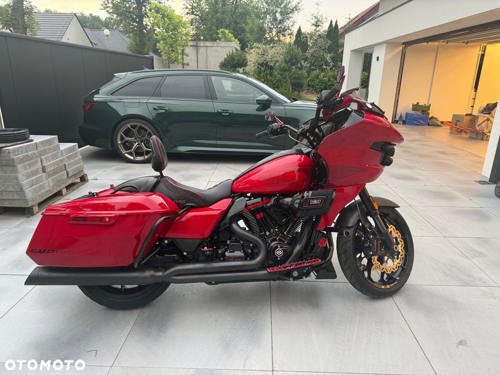 Harley-Davidson Touring Road Glide - 11