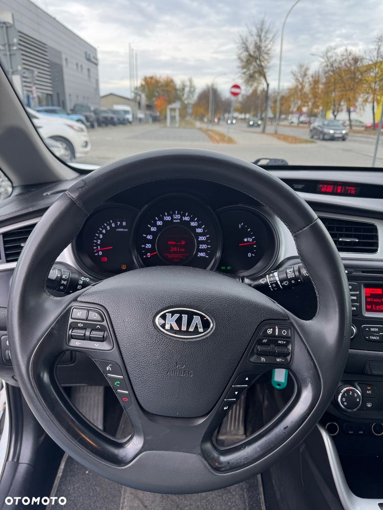 Kia Ceed - 13