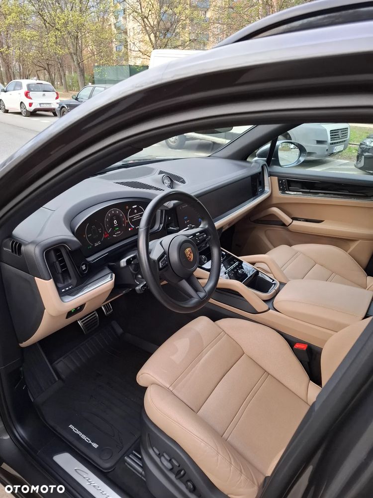 Porsche Cayenne - 21