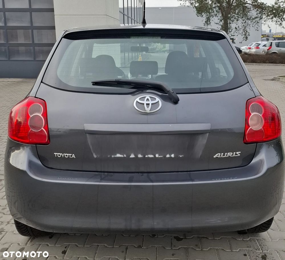 Toyota Auris 1.4 VVT-i - 2